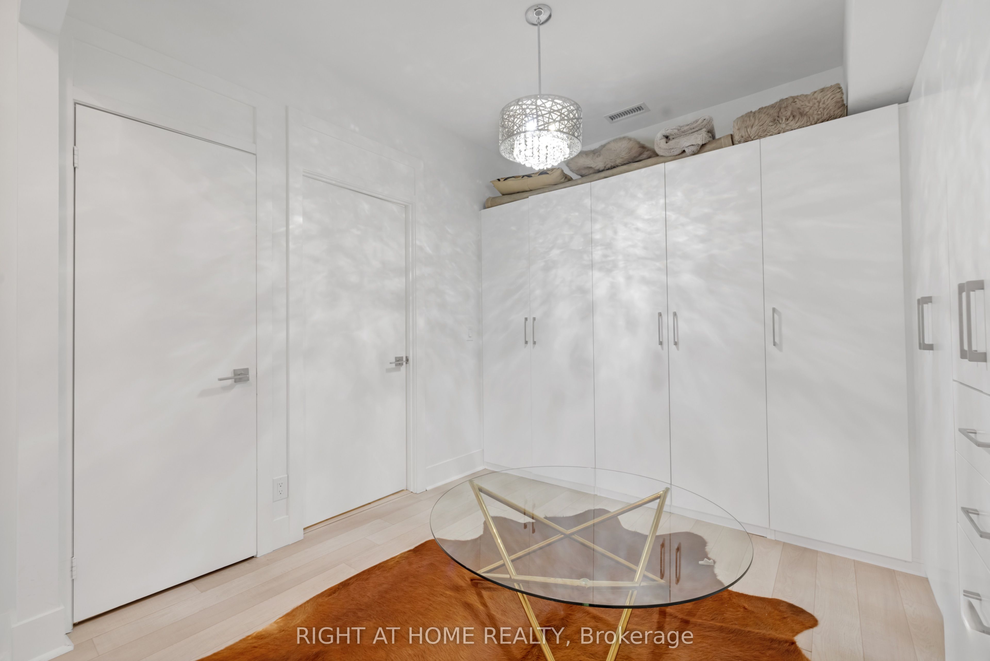 32 Davenport Road TH 101