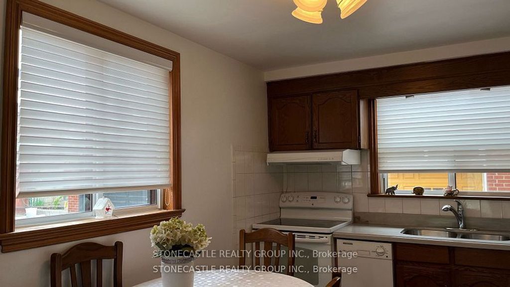 Photo of 23 Quinan Drive, Toronto, ON M6L 1E8 (MLS # W12436339)