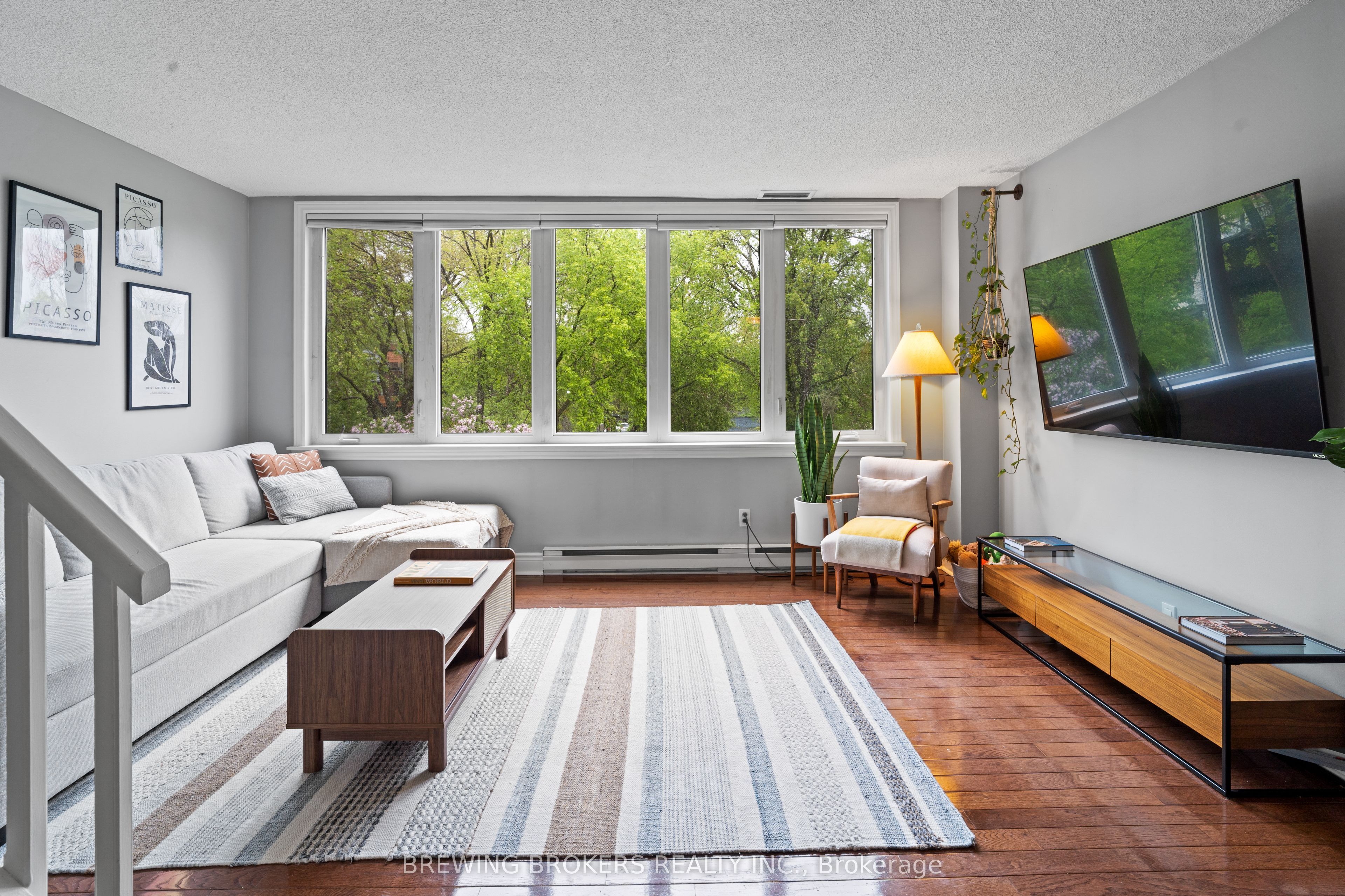 1252 King Street W 12