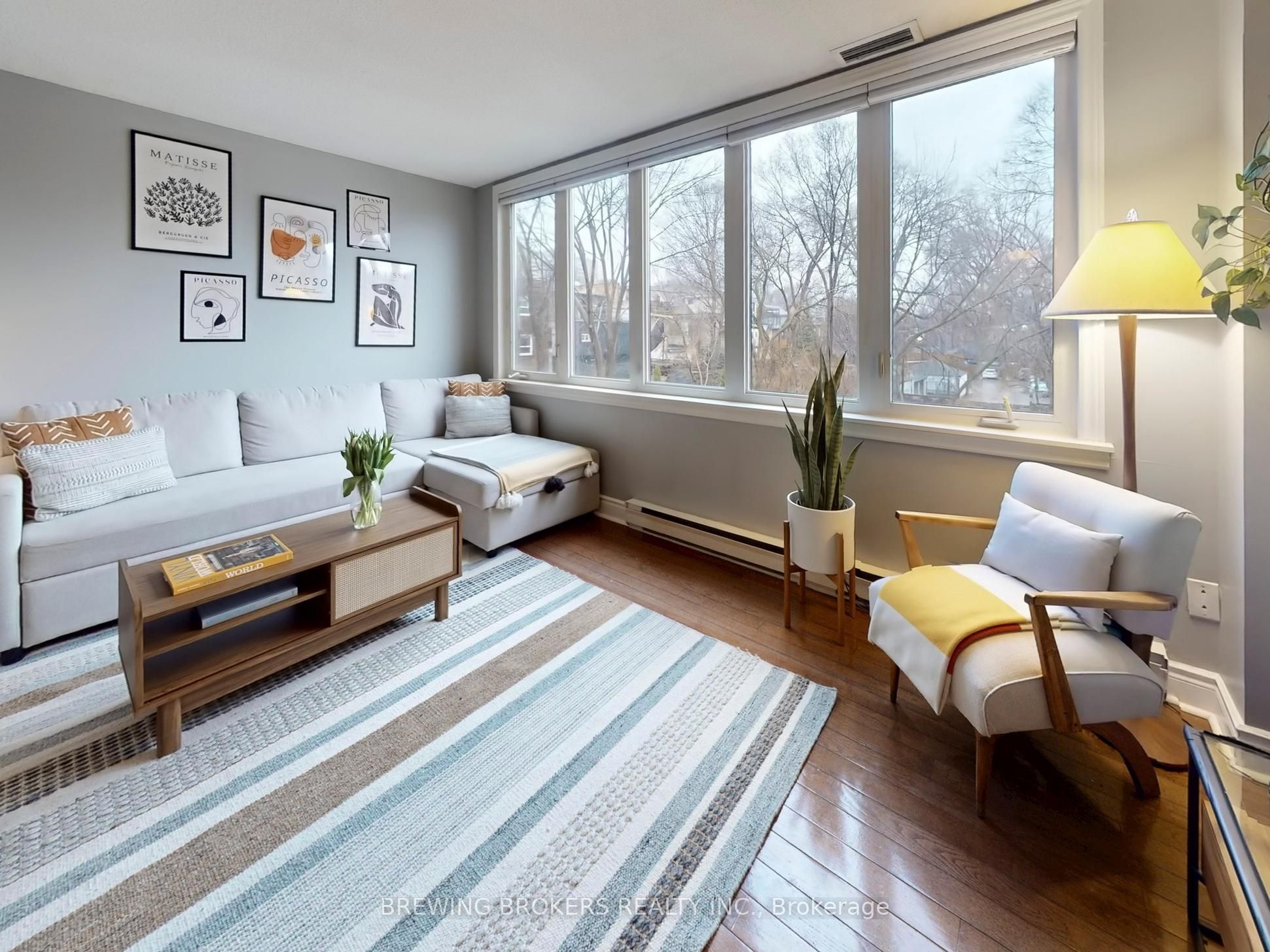 1252 King Street W 12