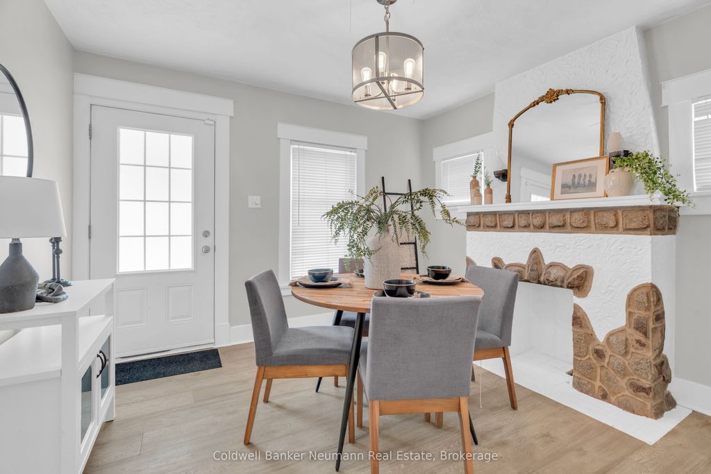 Photo of 194 Dundas Street N, Cambridge, ON N1R 5P4 (MLS # X12795124)