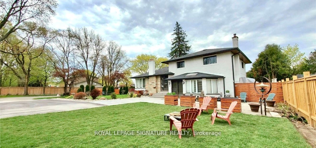2263 Harcourt Crescent