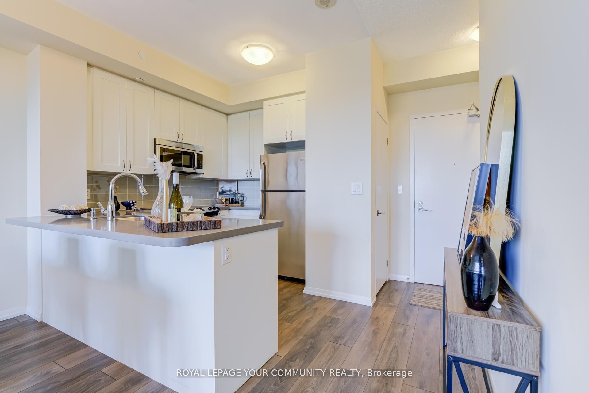 540 Bur Oak Avenue 222