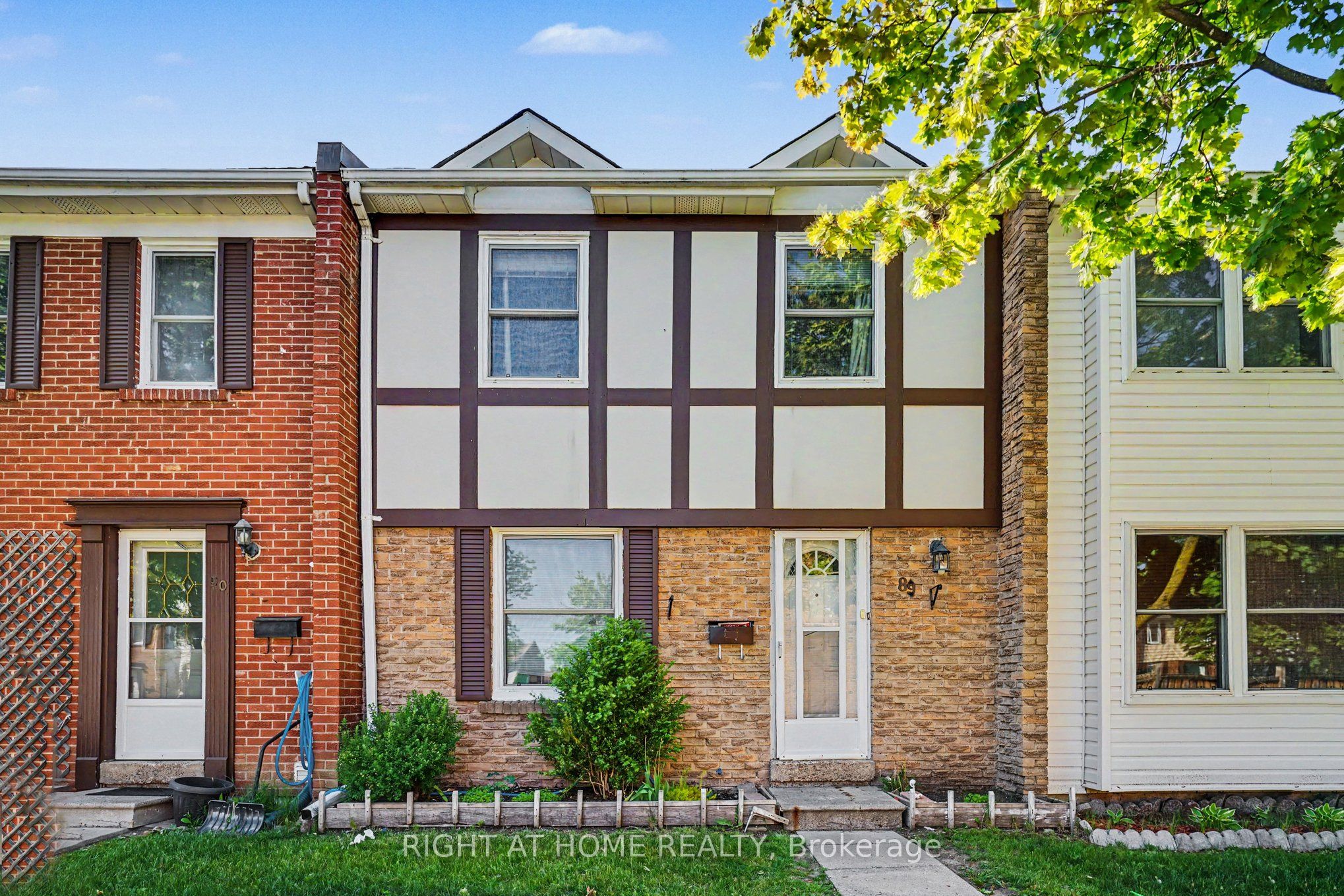 Photo 1 of 18 — 1020 CENTRAL PARK Drive 89, Brampton, ON L6S 3J5