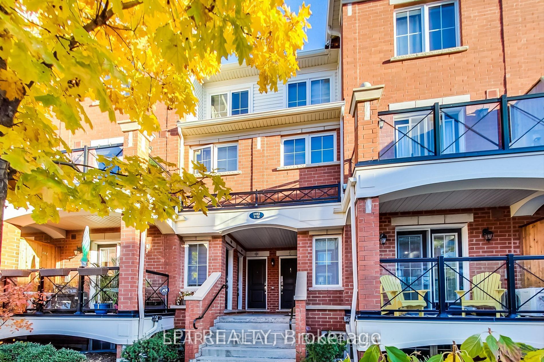 2492 Post Road 11