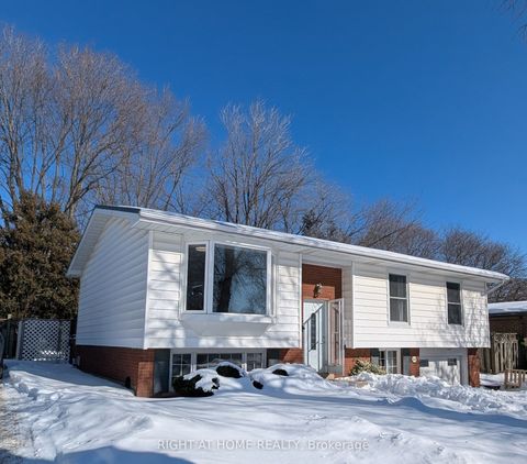 639 Blue Forest Hill Burlington ON L7L 4H4