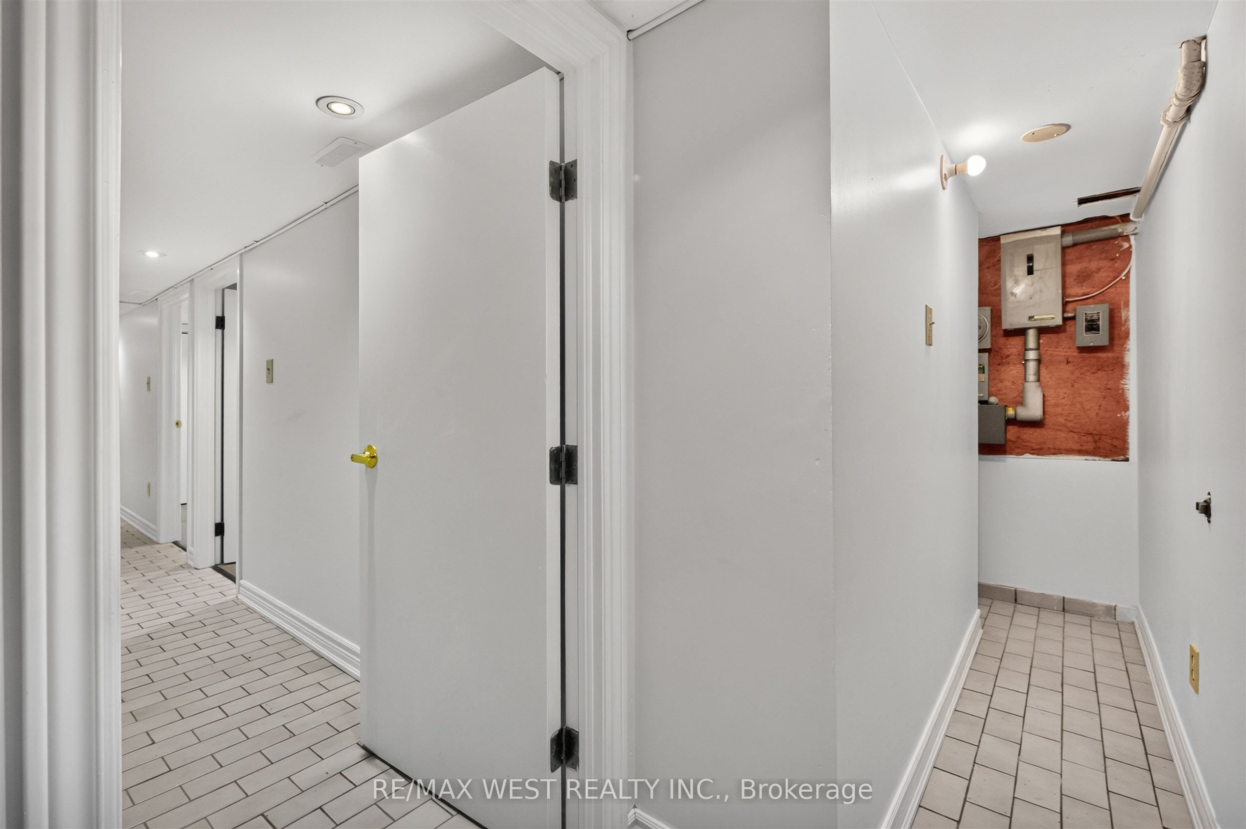 722 Dufferin Street Lower