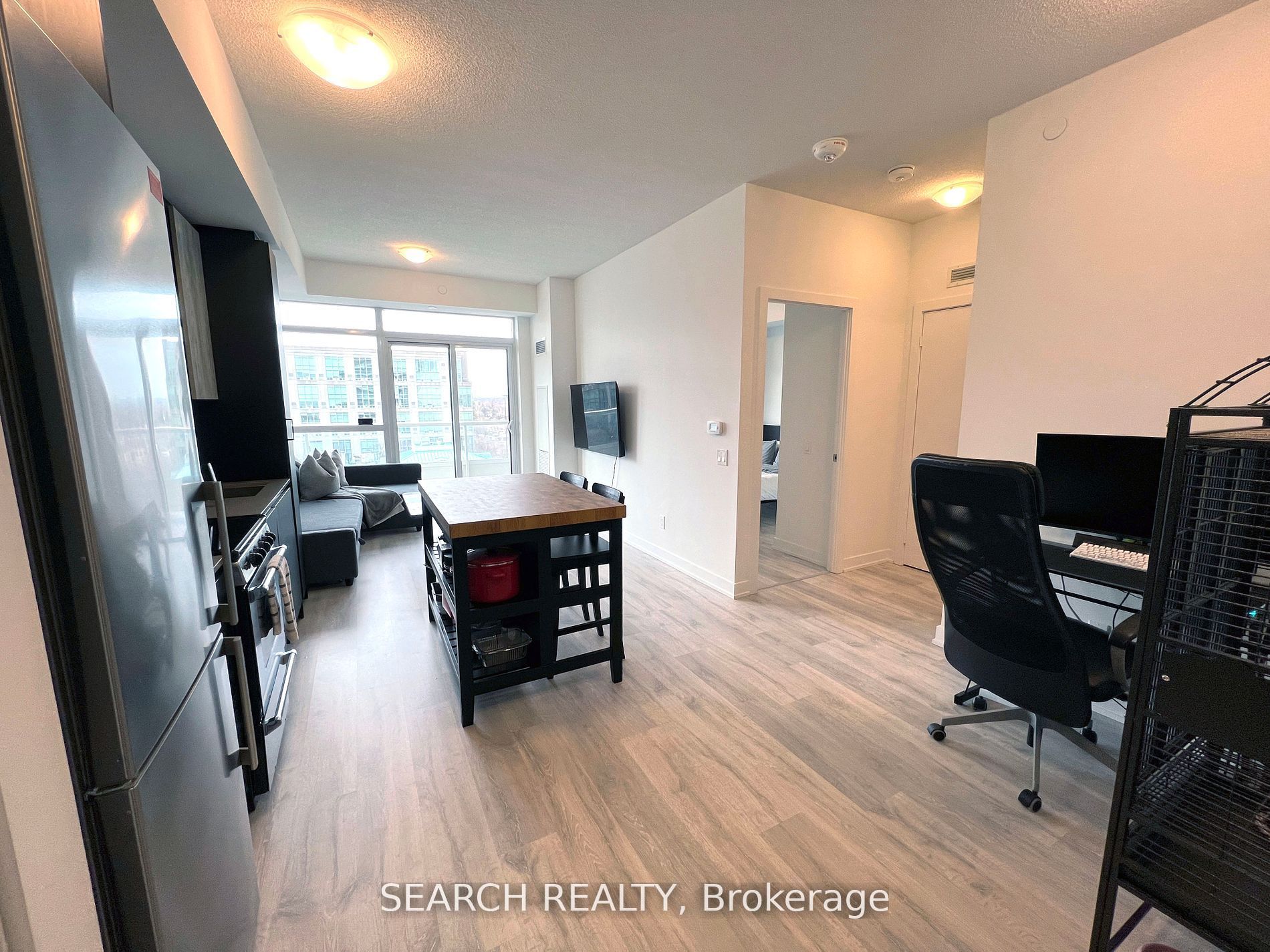 251 Manitoba Street 1211