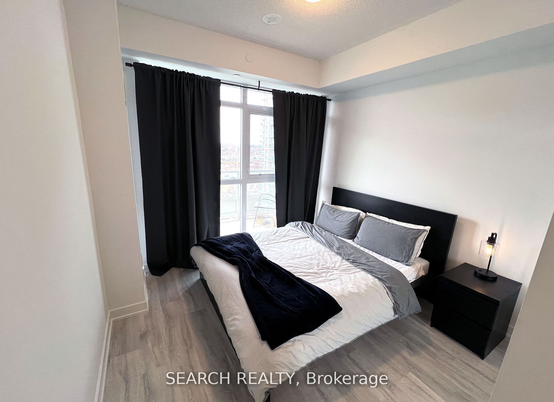 251 Manitoba Street 1211