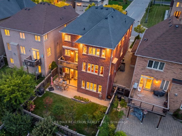 66 Bush Ridges Avenue