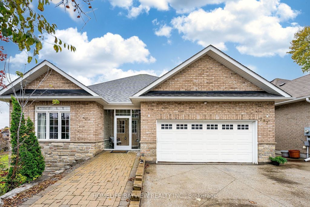 Photo of 202 John Street W, Bradford West Gwillimbury, ON L3Z 1J5 (MLS # N12500662)