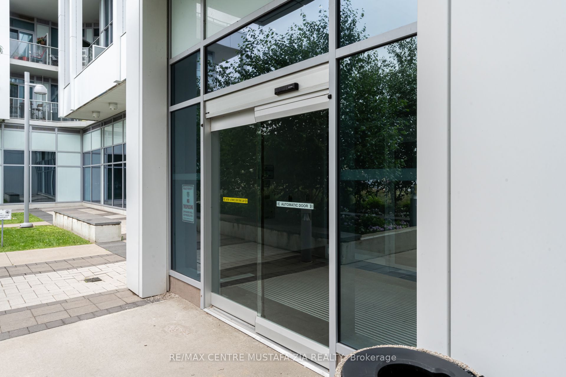 65 Speers Road 1201