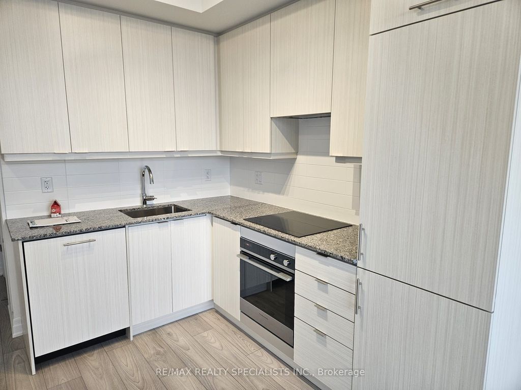 Photo of 36 Elm Drive W #3605, Mississauga, ON L5B 0N3 (MLS # W12793470)