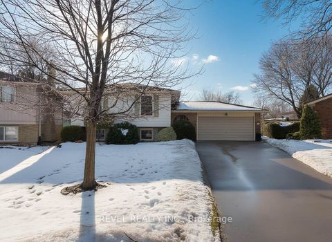 Property photo of 17 crabapple court, brantford, ON n3r 5x8