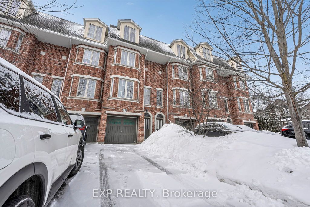 Photo of 142 Hall Street, Richmond Hill, ON L4C 4N8 (MLS # N12956554)