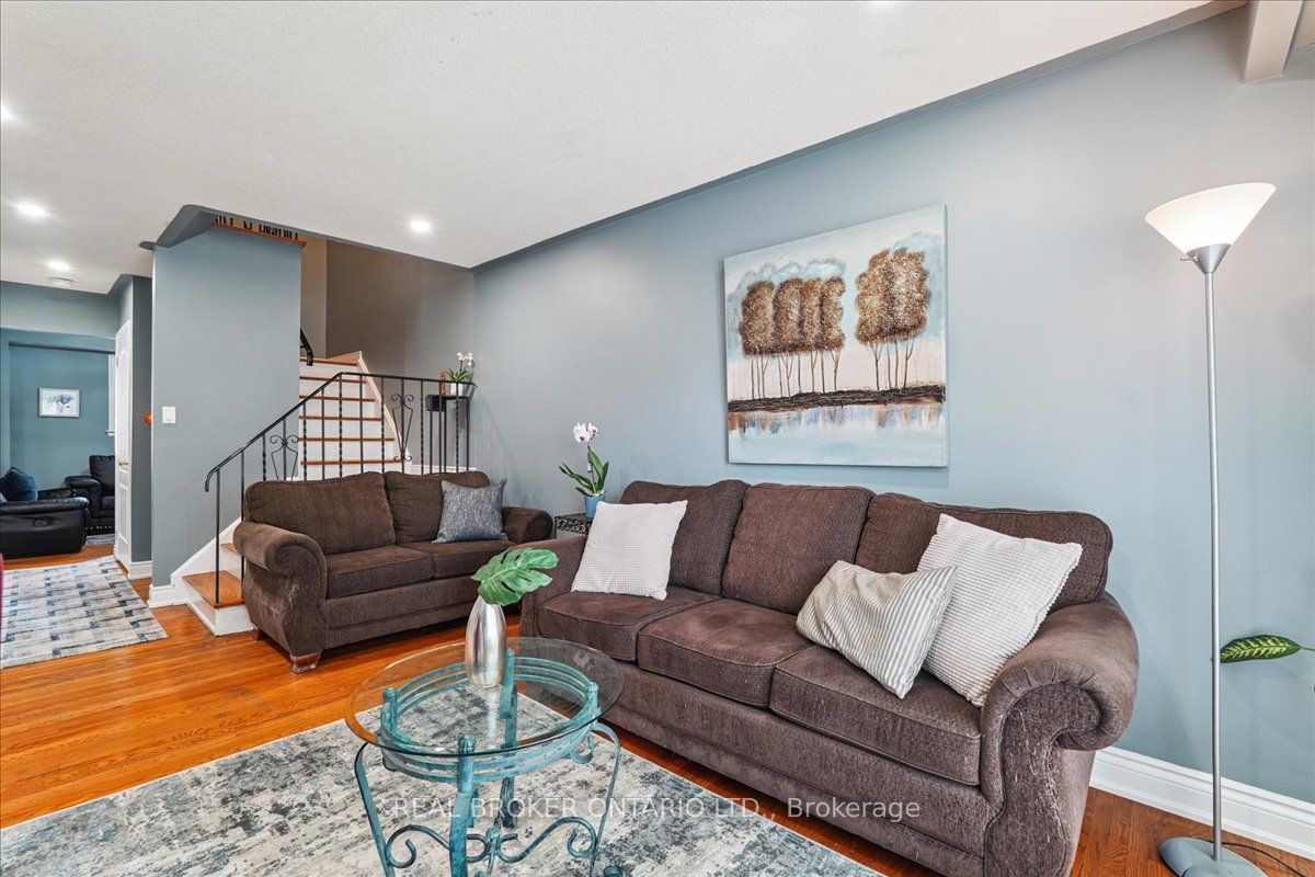 3106 Redbank Crescent