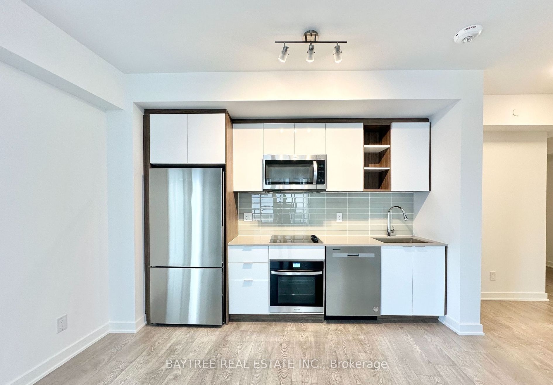 543 Richmond Street W 544
