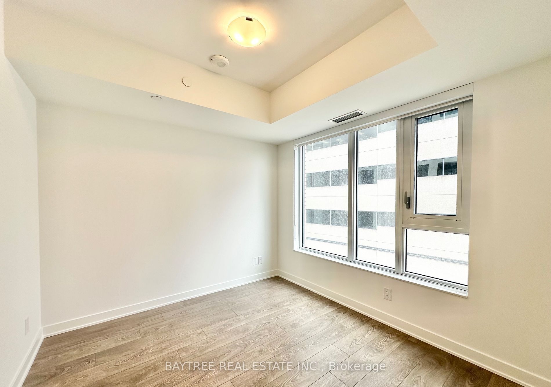 543 Richmond Street W 544