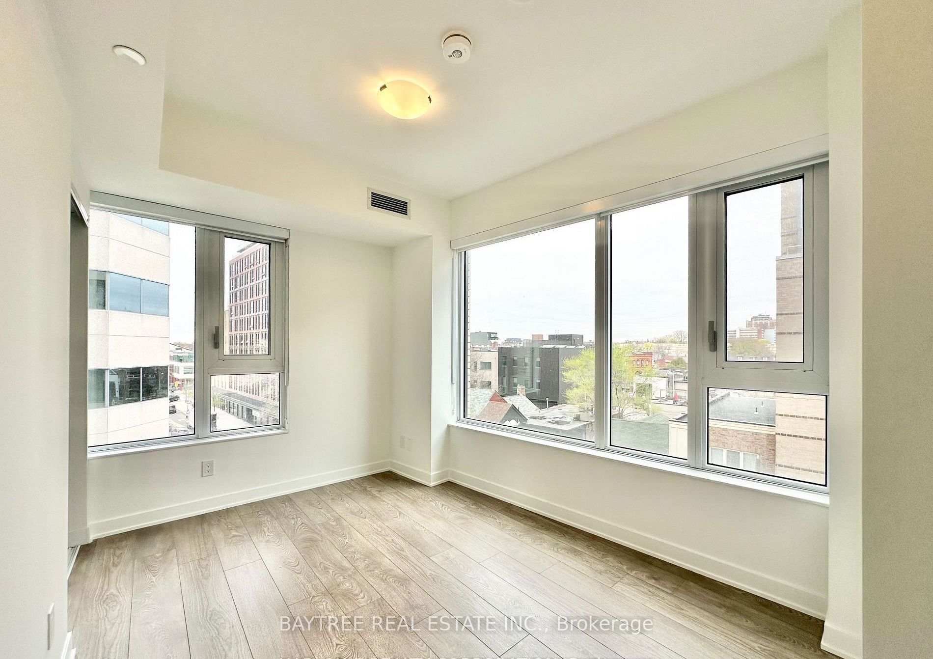 543 Richmond Street W 544