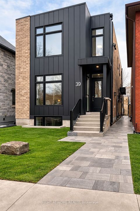 39 Fifteenth Street 1 Toronto ON M8V 3J3