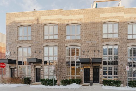 3 Elsie Lane 30 Toronto ON M6P 0B8