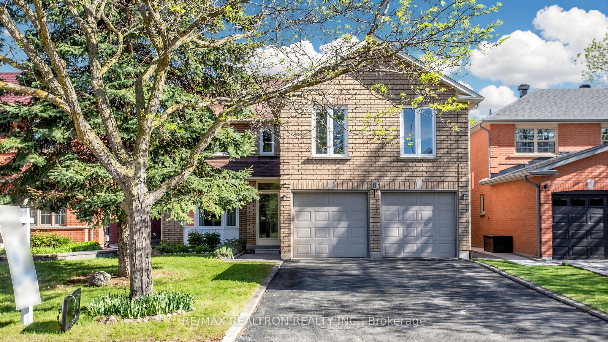 Photo 1 of 45 — 6 Loyal Blue Crescent, Richmond Hill, ON L4S 1A2