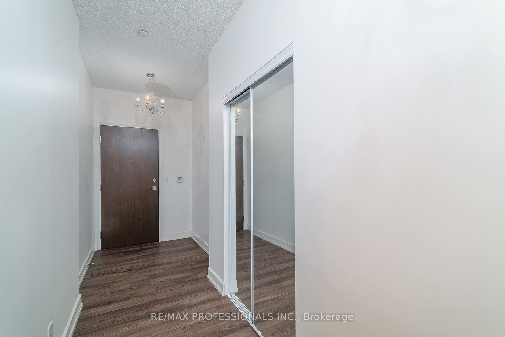 6 Eva Road 219