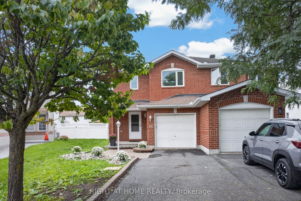 Photo of 32 Saffron Court, Barrhaven, ON K2J 4R7 (MLS # X13750338)