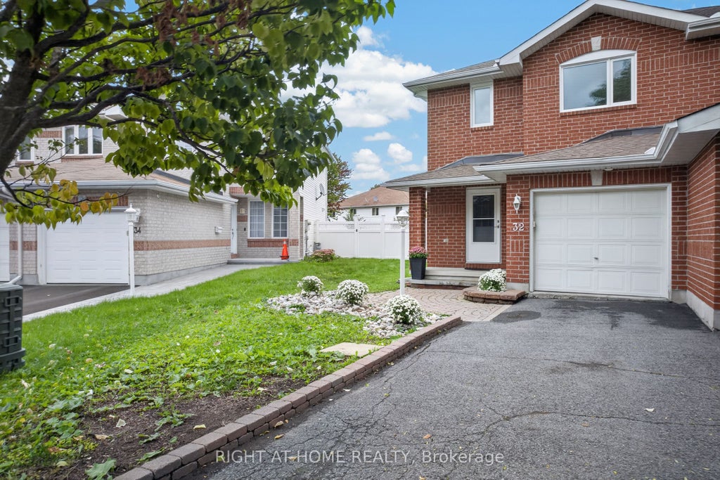 Photo of 32 Saffron Court, Barrhaven, ON K2J 4R7 (MLS # X13750338)