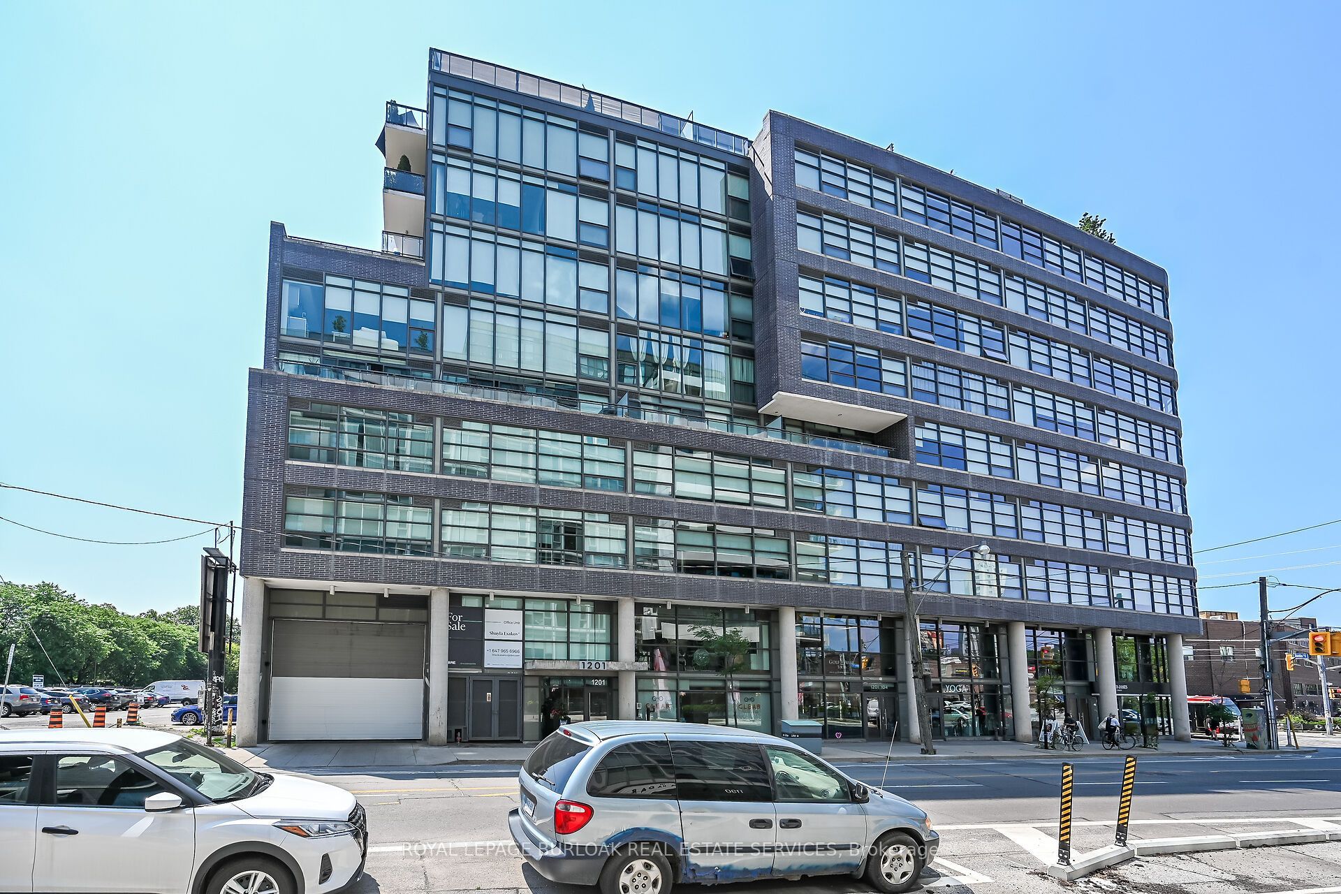 1201 Dundas Street E 902