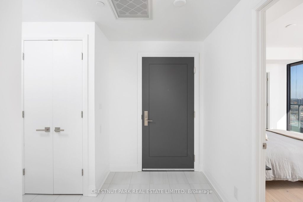 Photo of 33 Frederick Todd Way #1702, Toronto, ON M4G 0C9 (MLS # C12413610)