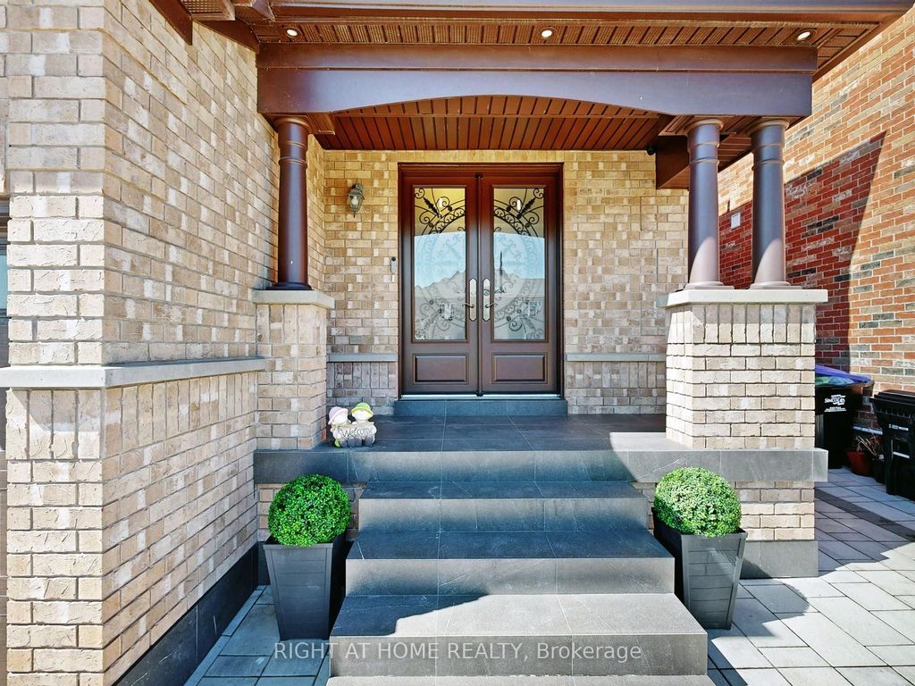 Photo of 116 Summerlyn Trail, Bradford West Gwillimbury, ON L3Z 0E3 (MLS # N12933436)