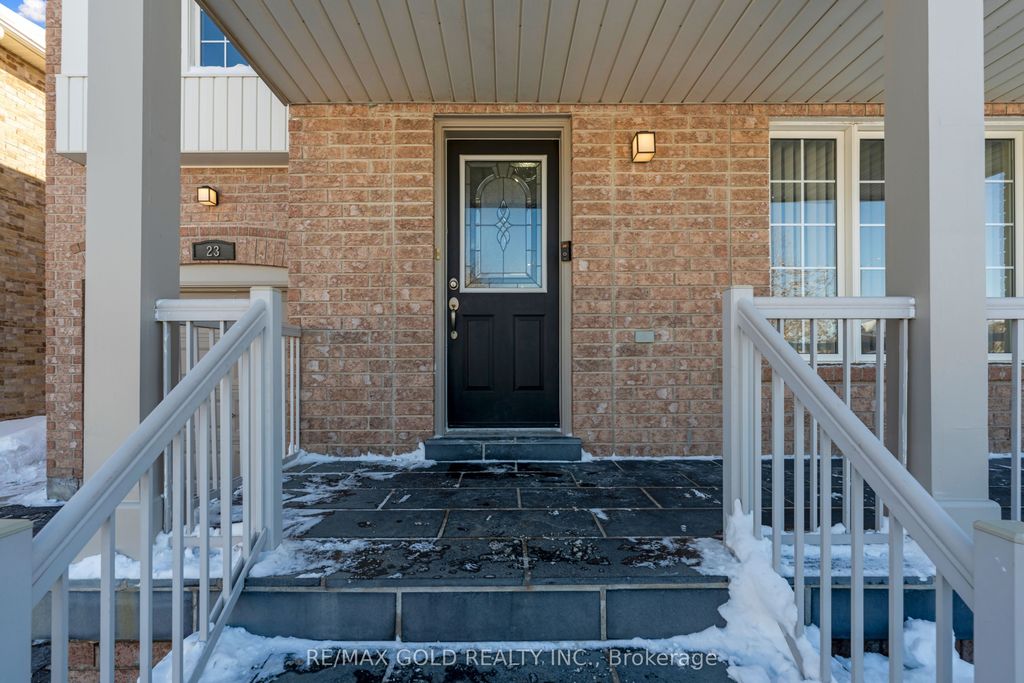 Photo of 23 Schooner Drive, Brampton, ON L7A 3H3 (MLS # W12745762)