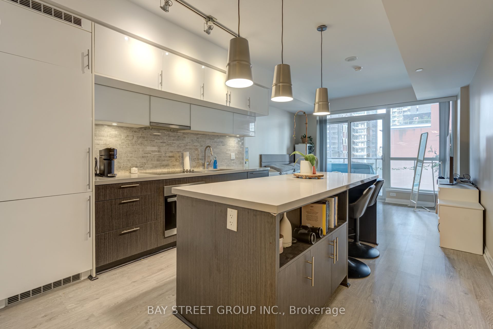 8 Mercer Street 909