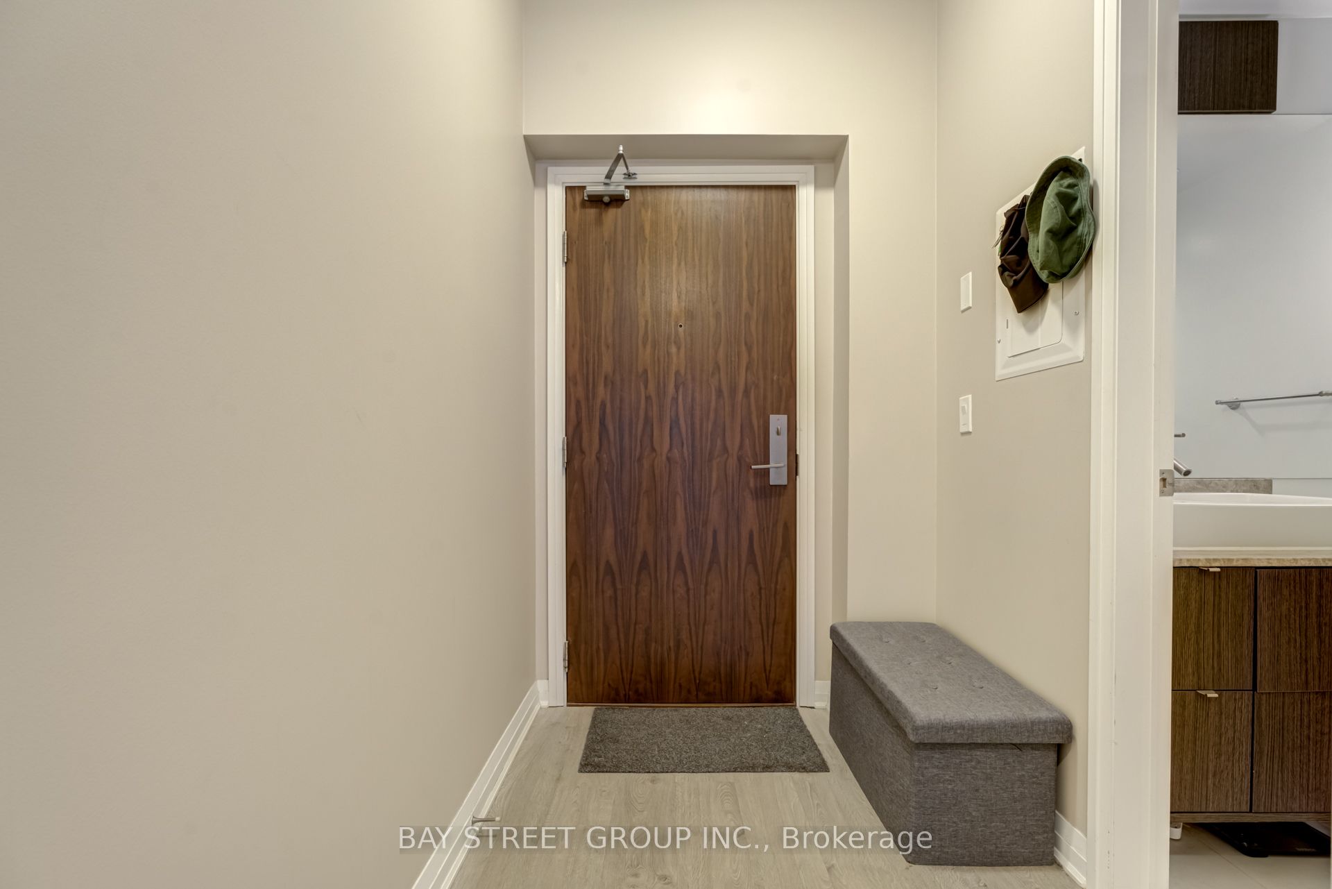 8 Mercer Street 909