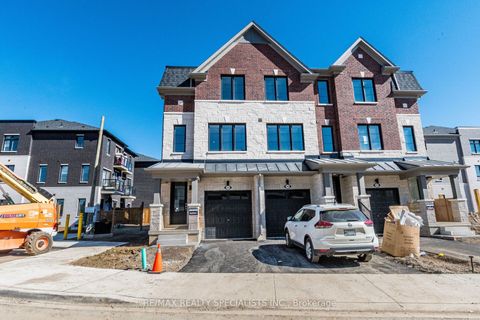 5966 Saigon Street Mississauga ON L5V 2V9