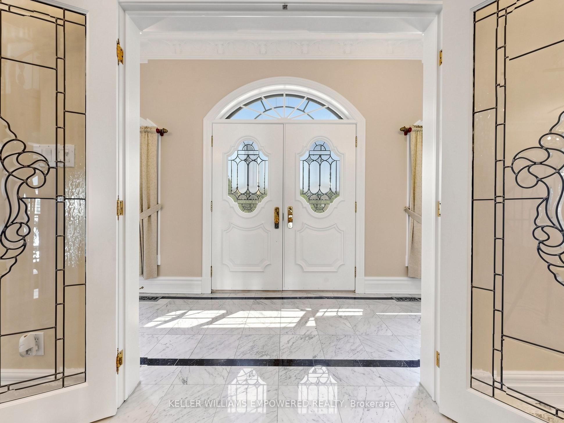 7 Deer Run Court