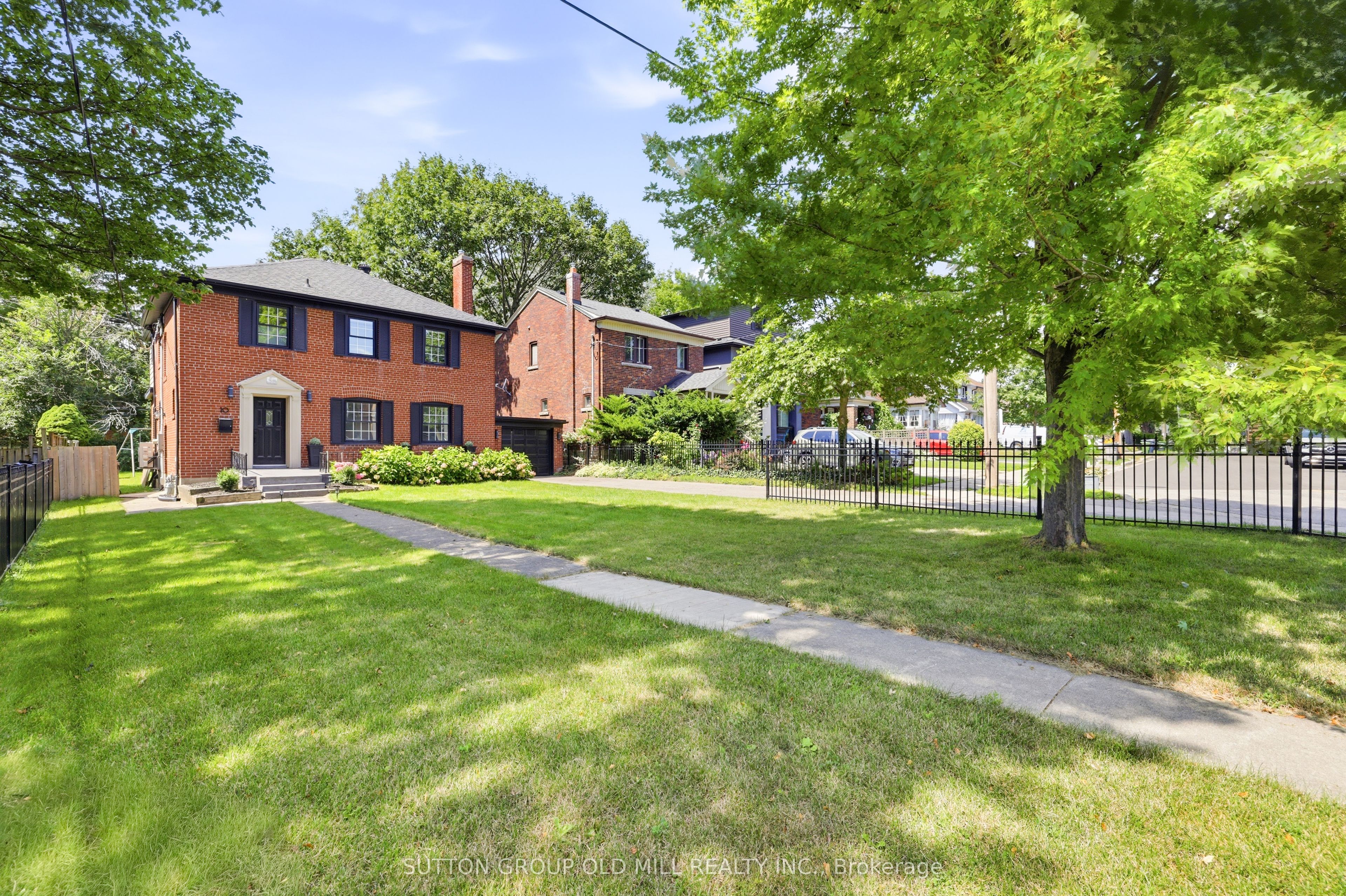 10 Queens Avenue