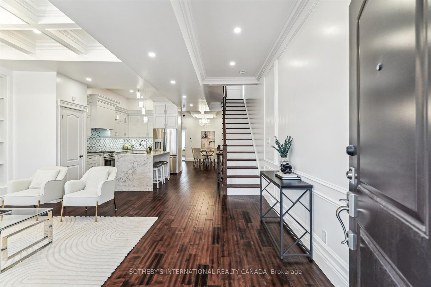 290 Bathurst Street