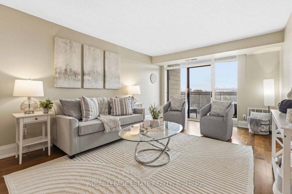 Photo of 1093 Kingston Road #701, Toronto, ON M1N 4E2 (MLS # E13082148)