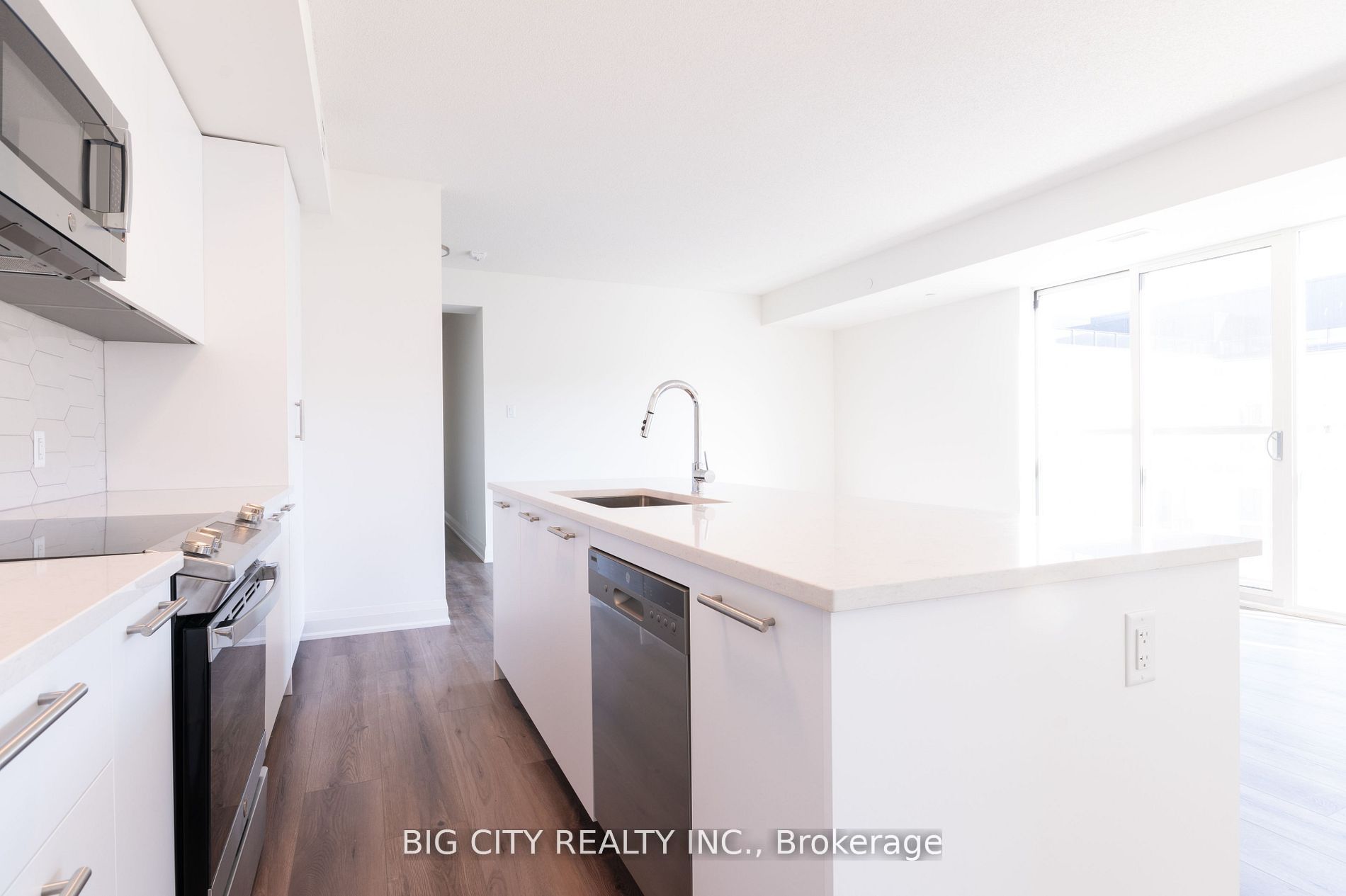 101 Cathedral High Street PH24