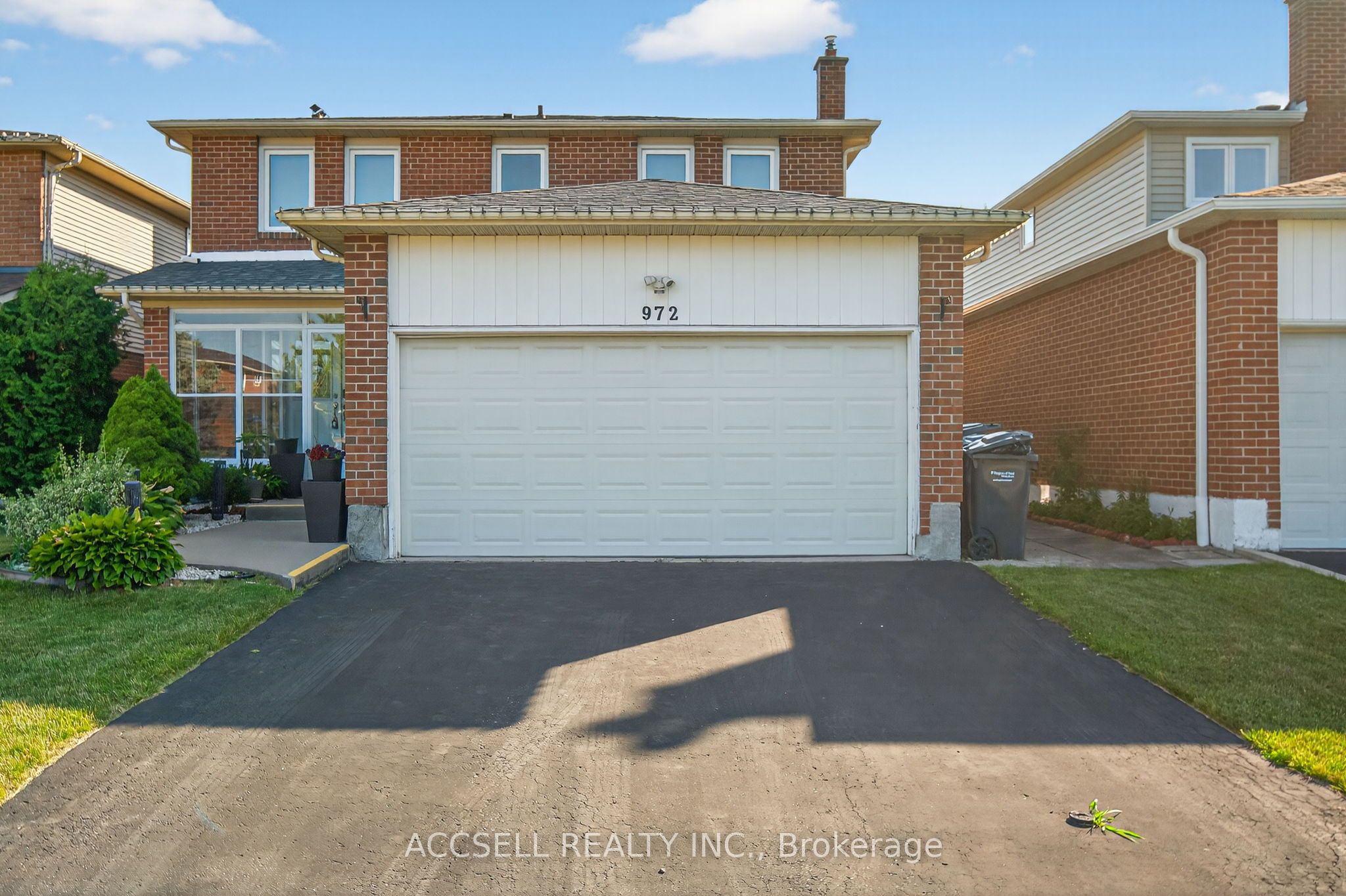 972 Queensbridge Drive