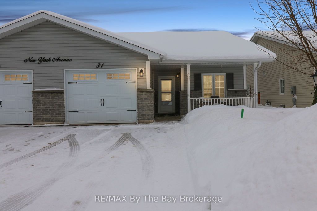 Photo of 31 New York Avenue, Wasaga Beach, ON L9Z 3A8 (MLS # S12684320)