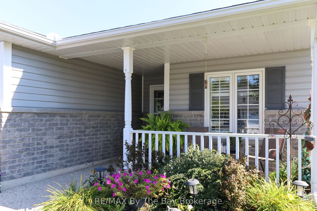 Photo of 31 New York Avenue, Wasaga Beach, ON L9Z 3A8 (MLS # S12684320)