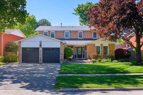 41 Steen Drive Mississauga ON L5N 2V3