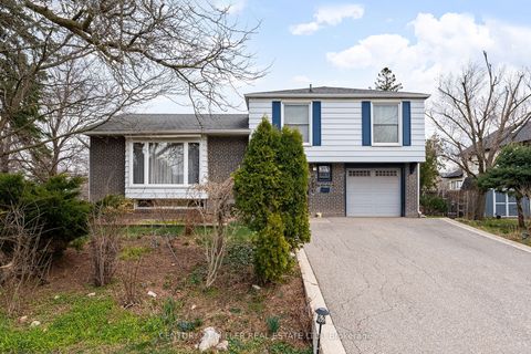 557 Trafford Crescent Oakville ON L6L 3T4