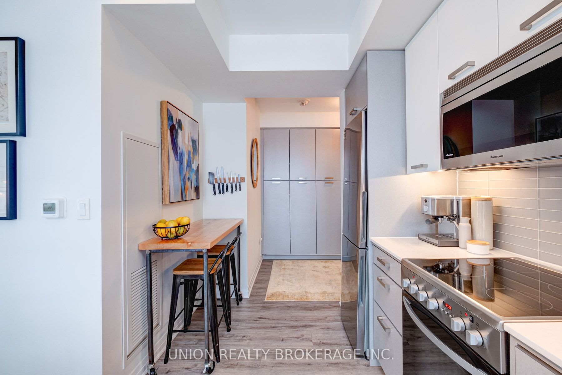 2301 Danforth Avenue 504