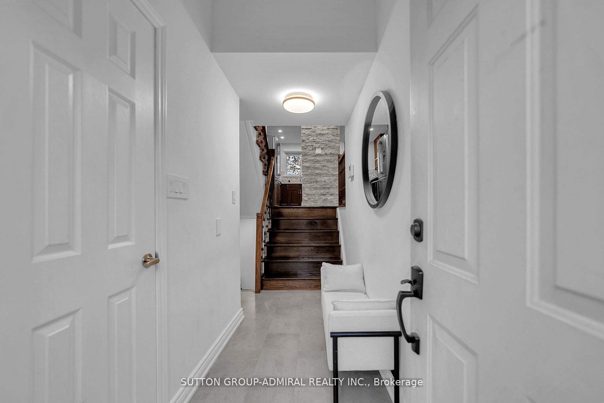 40 Stately Way