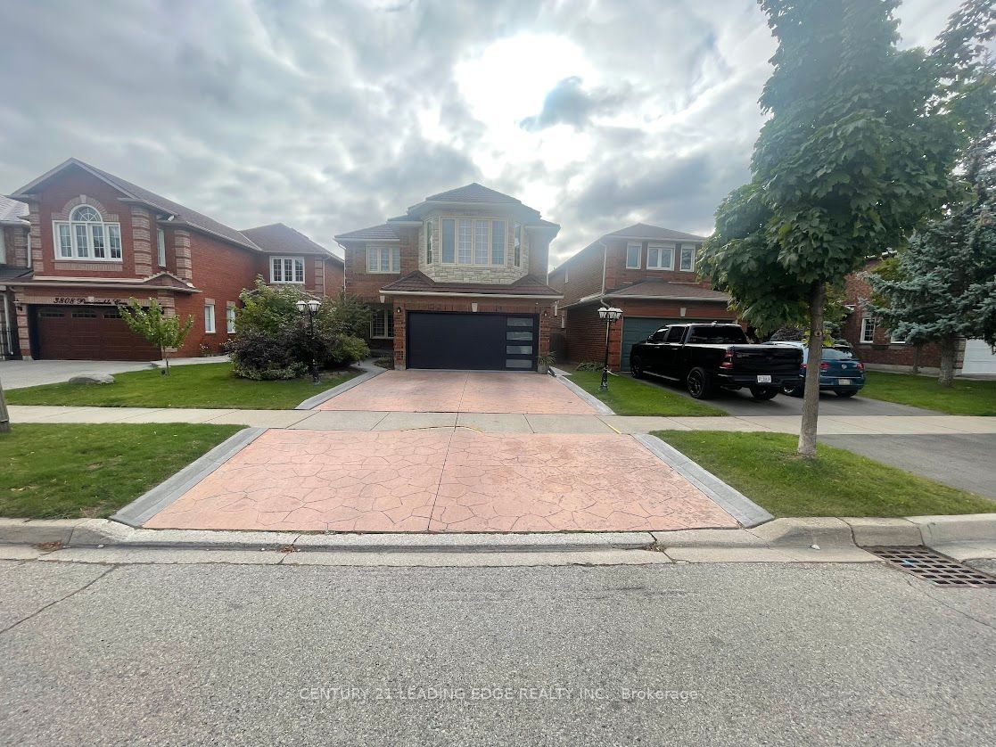 3812 Periwinkle Crescent Lower