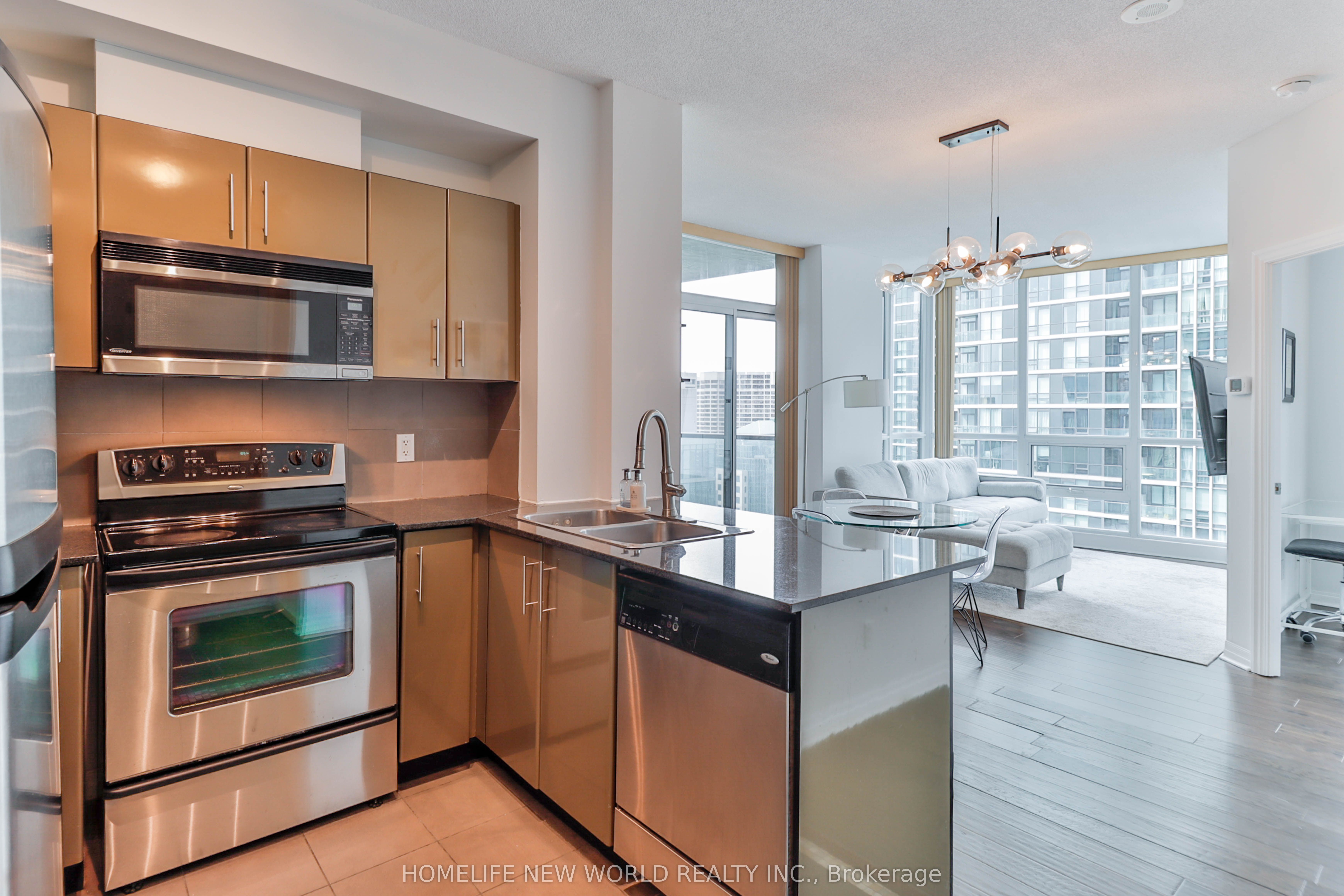 16 Yonge Street 3101